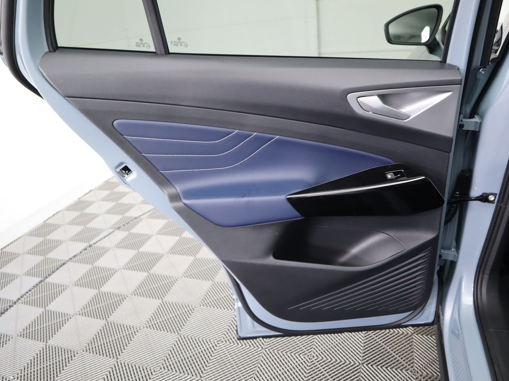 2025 Volkswagen ID.4 Pro S 27