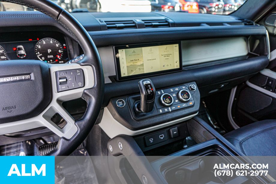 Used 2024 White Land Rover S image 31