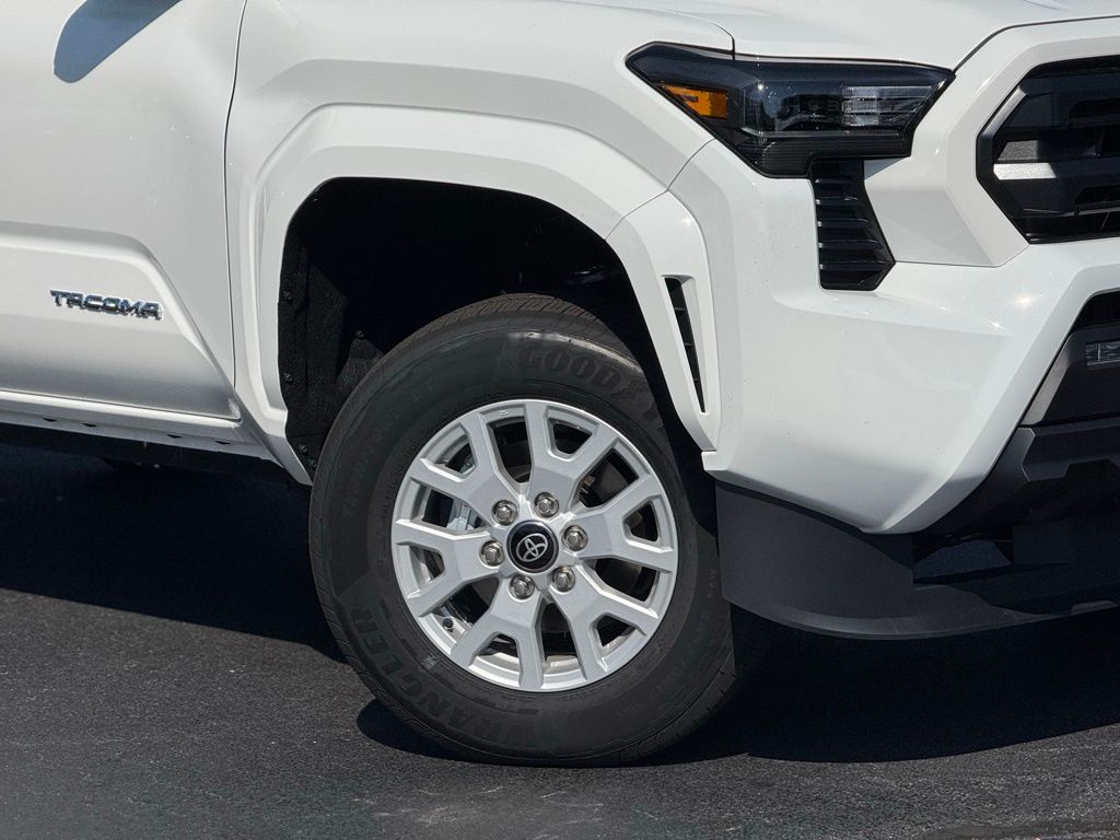 2025 Toyota Tacoma SR5 Double Cab photo 3