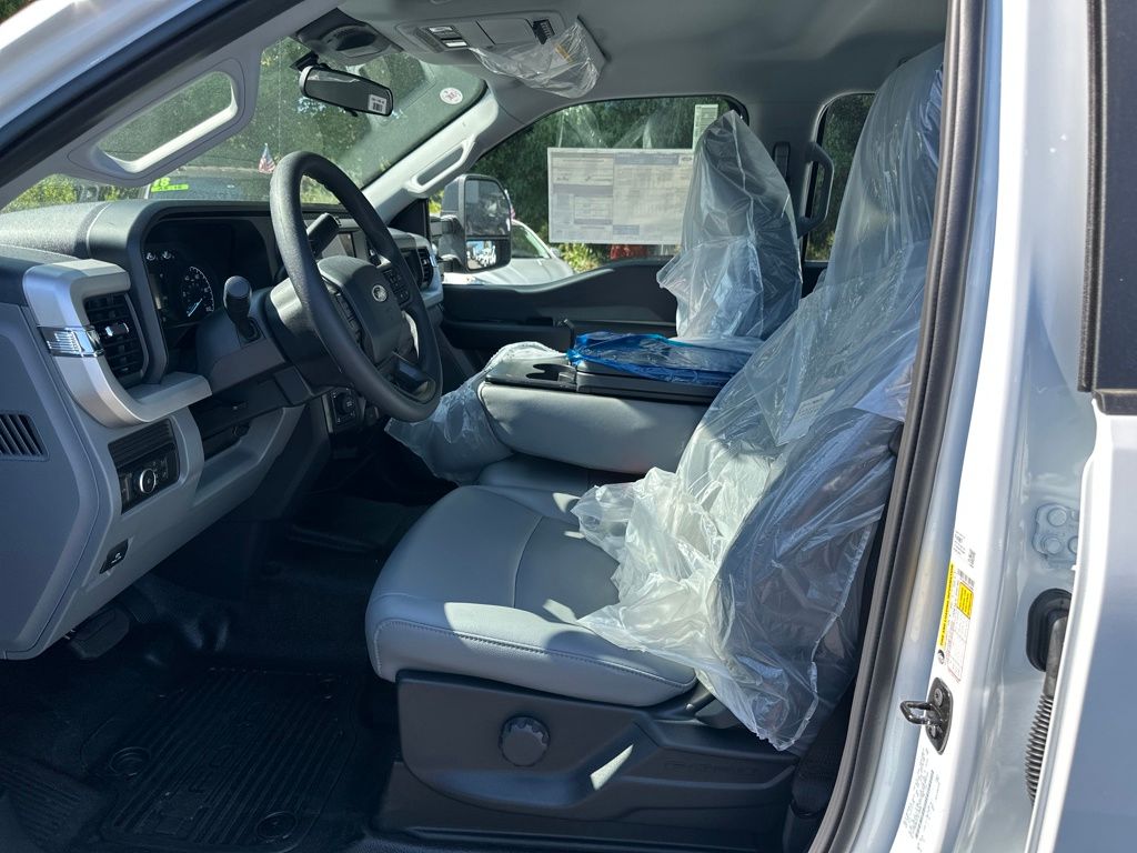 New 2026 Ford Super Duty F-250 Crew Cab 8' Box XL