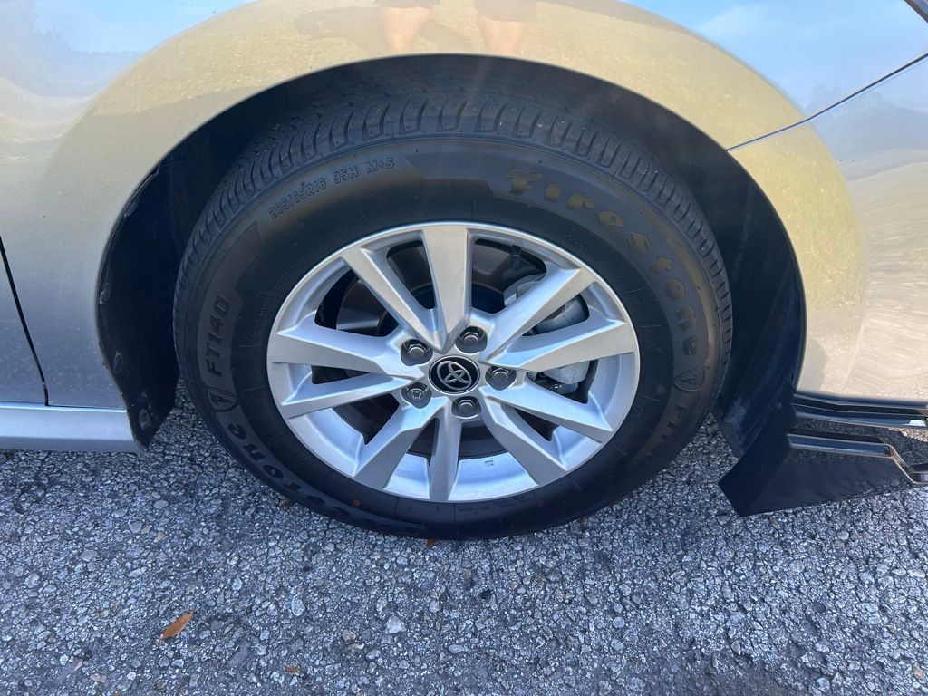 Thumbnail: 2025 Toyota Camry - 9