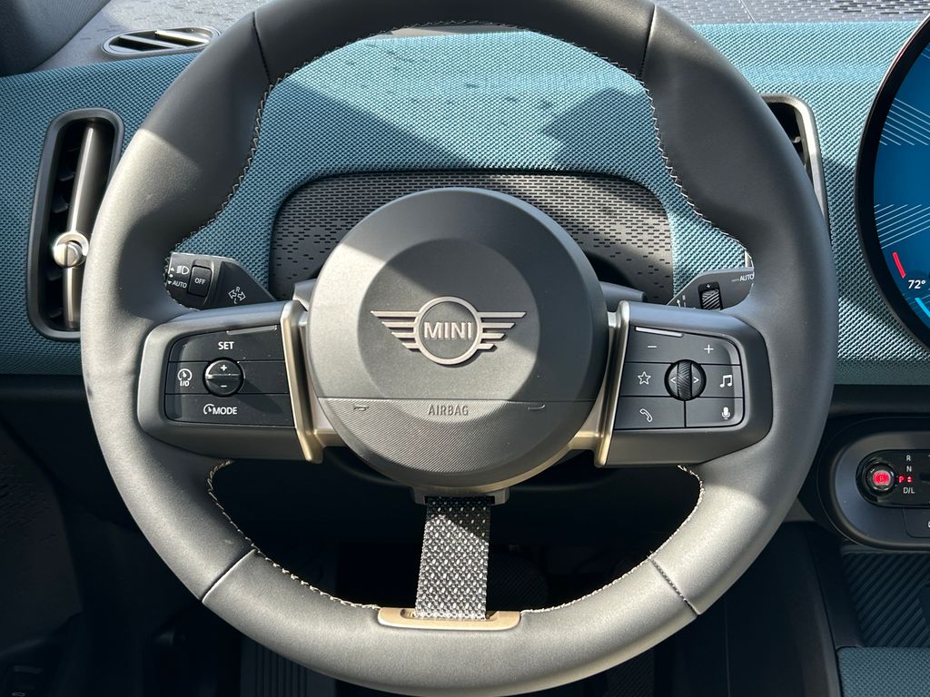 2025 MINI Cooper Countryman Iconic 18