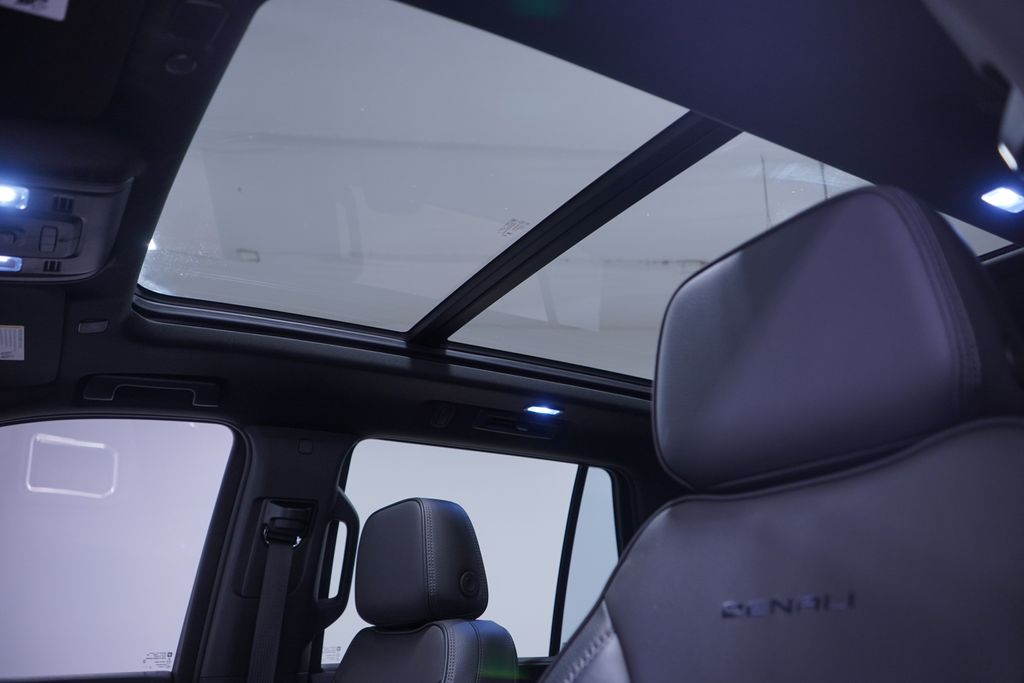 Thumbnail: 2023 GMC Yukon - 8