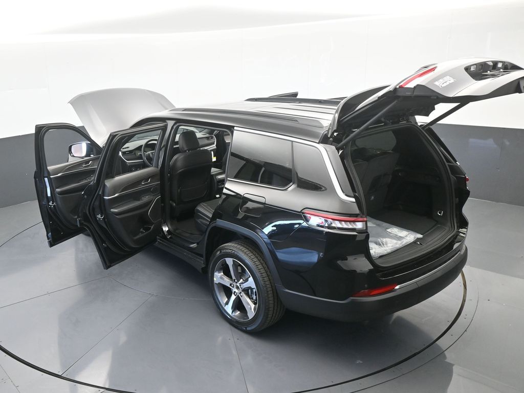 New 2026 Diamond Black Crystal Pearlcoat Jeep Limited image 64