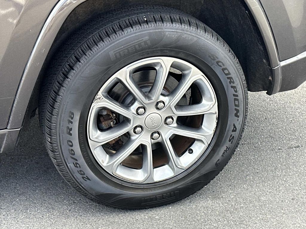 Thumbnail: 2015 Jeep Grand Cherokee - 16