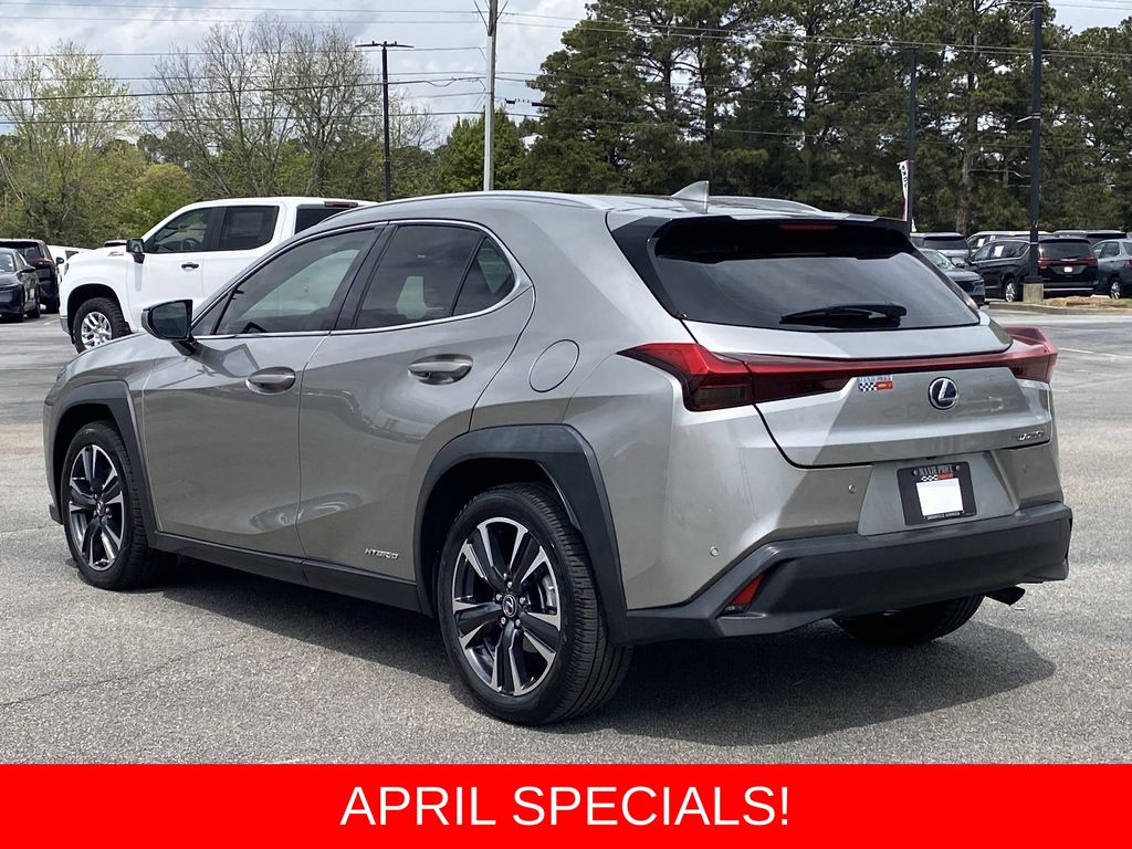 View vehicle photo 6