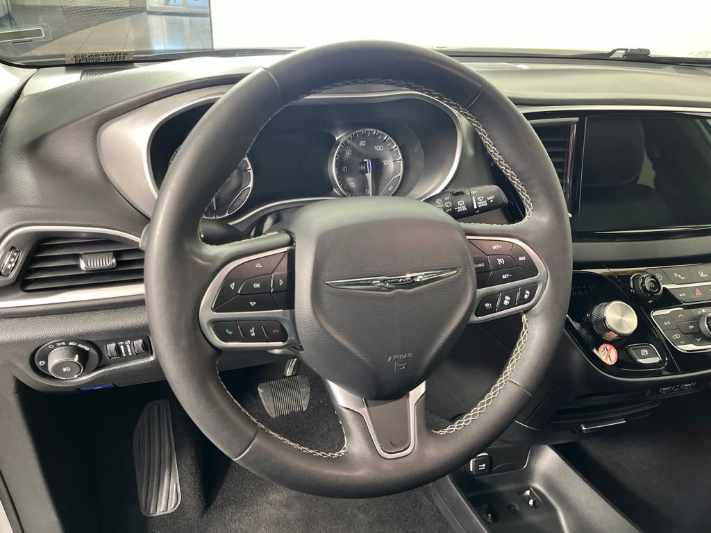 Thumbnail: 2025 Chrysler Pacifica - 25