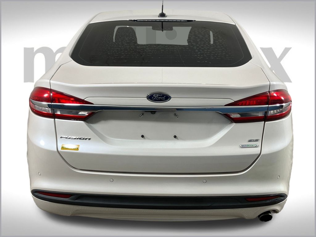 2017 Ford Fusion SE photo 4