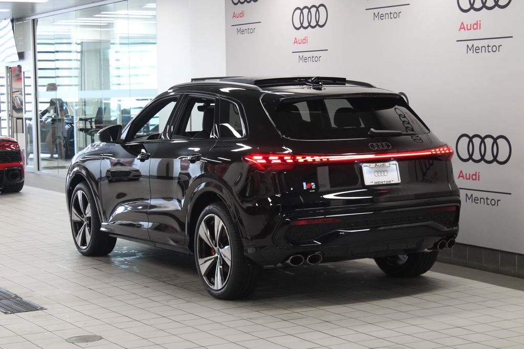 Thumbnail: 2026 Audi SQ5 - 4