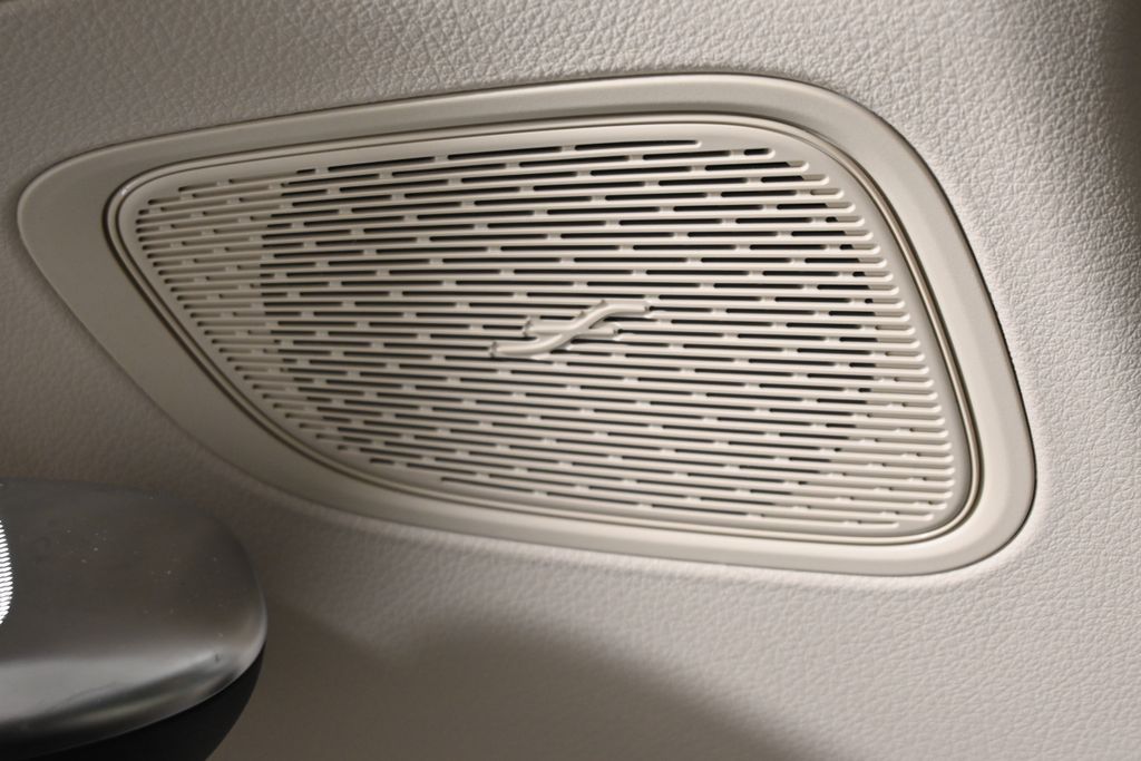 Thumbnail: 2026 Mercedes-Benz GLC - 27