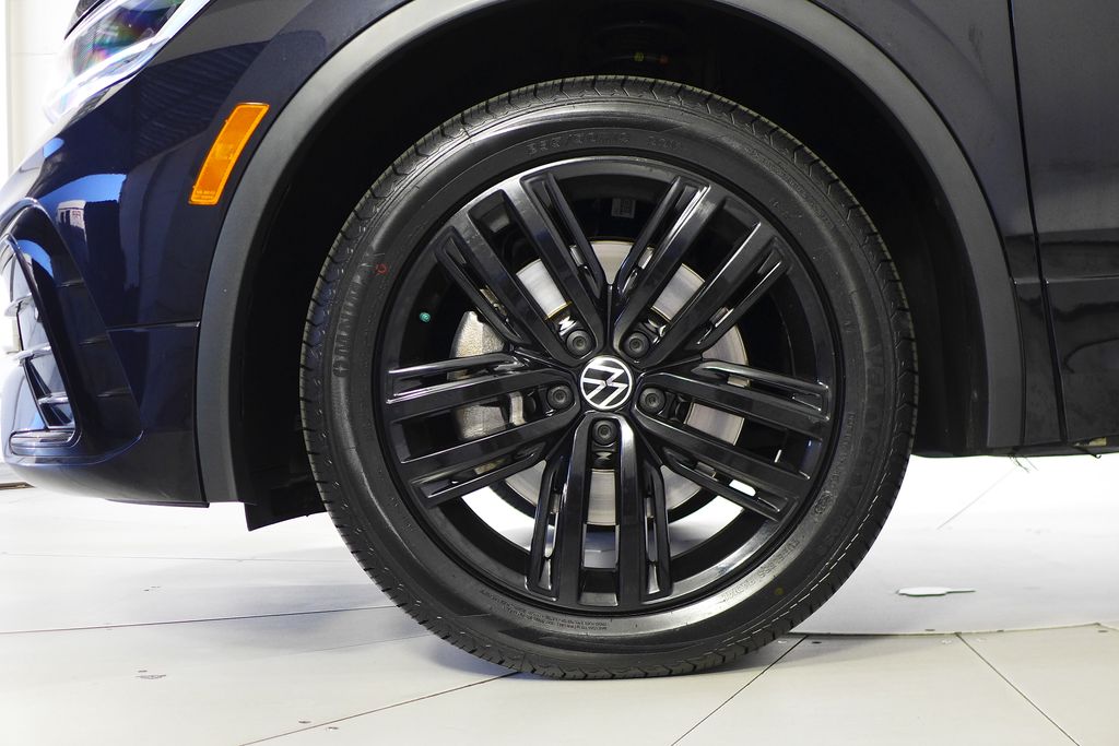 Thumbnail: 2022 Volkswagen Tiguan - 5