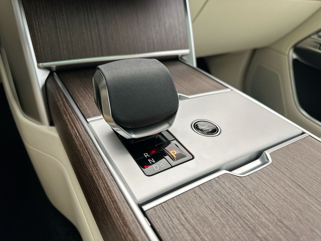 Thumbnail: 2025 Land Rover Range Rover - 11