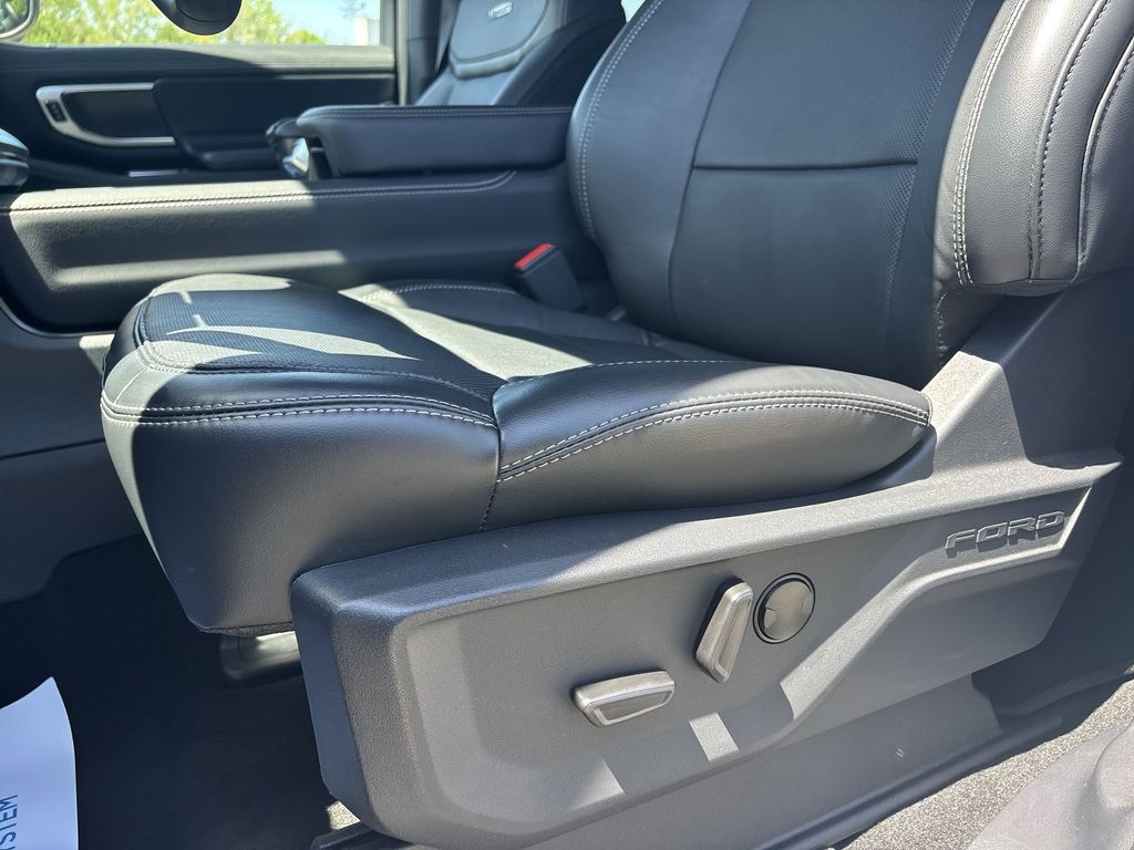 New 2026 Glacier Gray Metallic Tri-Coat Ford Platinum® image 14