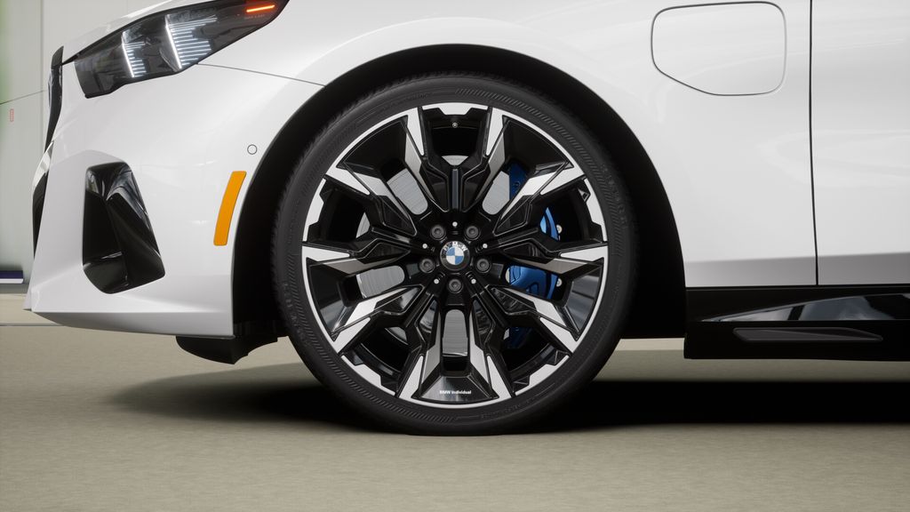 Thumbnail: 2026 BMW 5 Series - 7