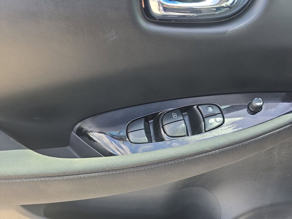2022 Gun Metallic Nissan LEAF SV FWD Hatchback