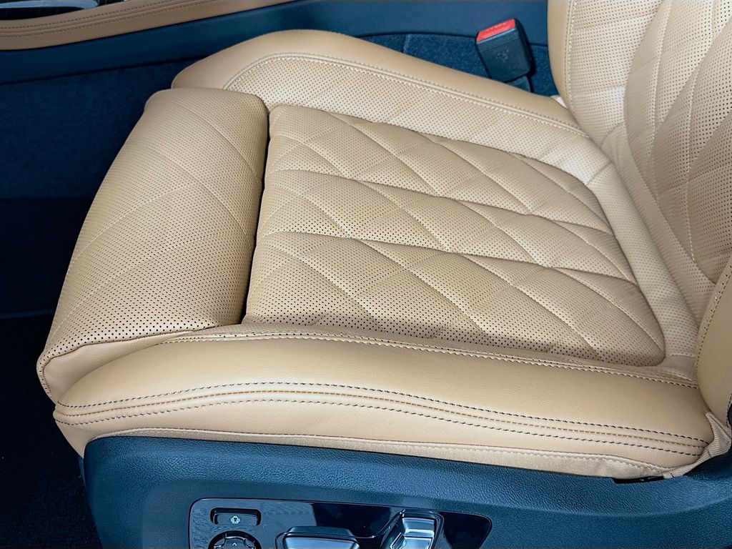 Thumbnail: 2026 BMW X7 - 21