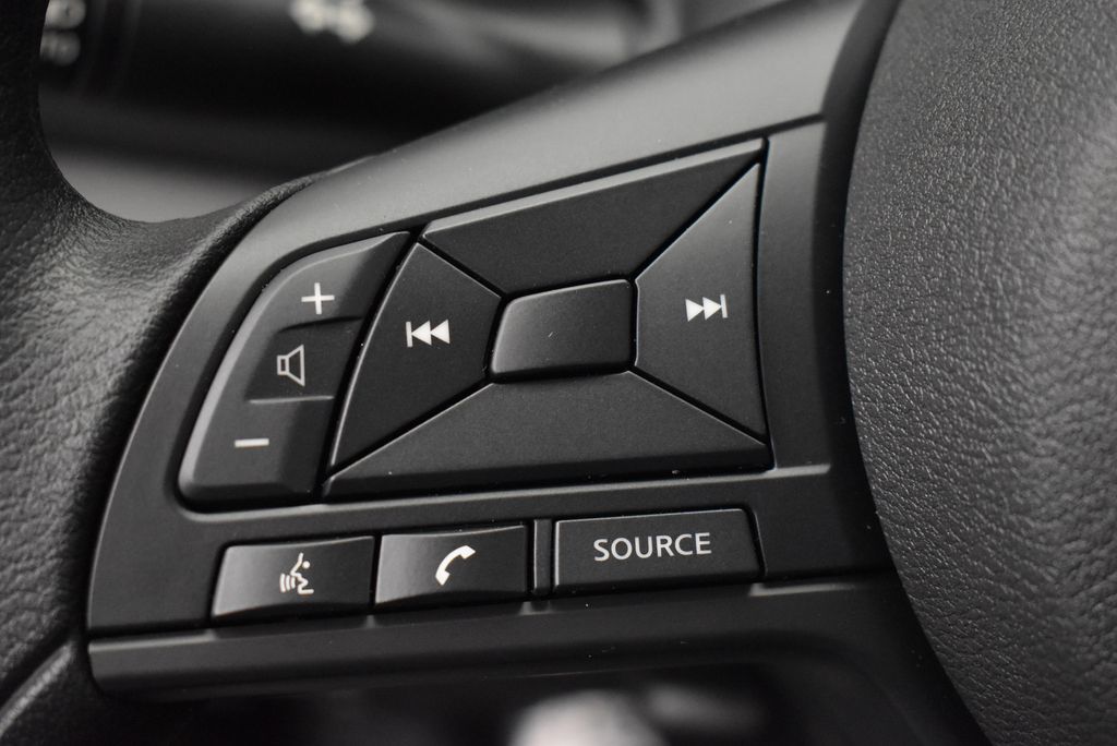 Thumbnail: 2025 Nissan Kicks - 17