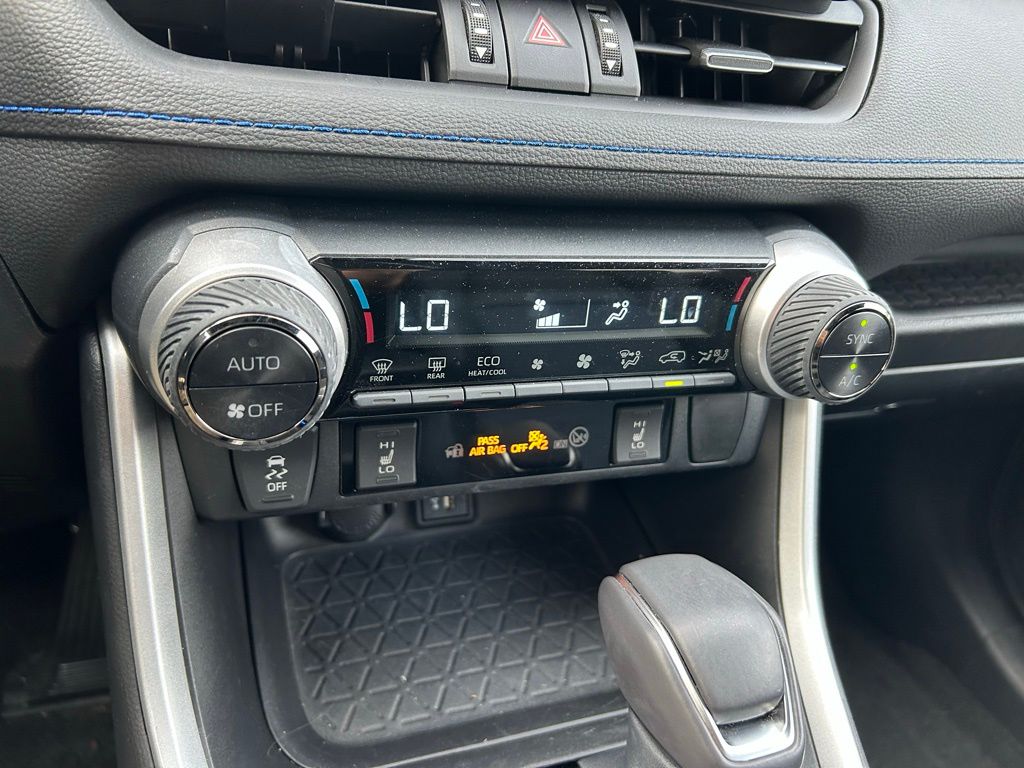 Thumbnail: 2023 Toyota RAV4 - 26