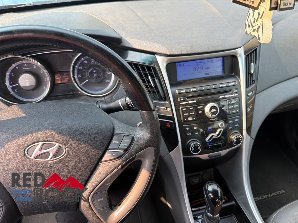 Radiant Silver Metallic 2011 Hyundai Sonata Sedan Front-Wheel Drive 6-Speed Automatic