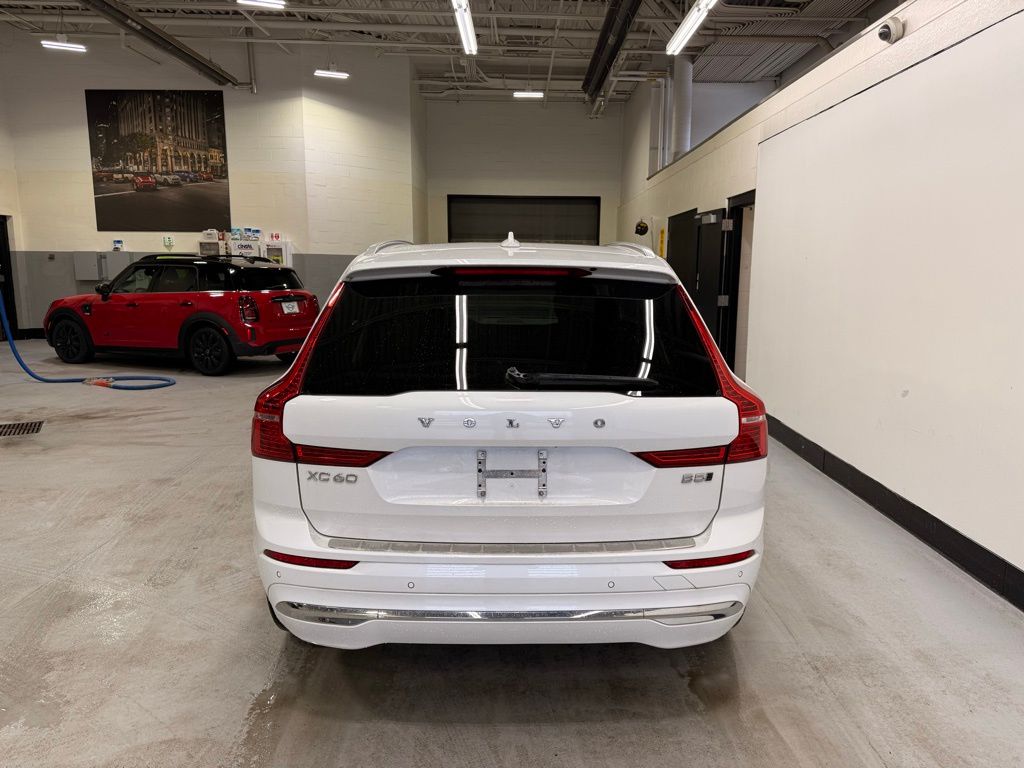 Thumbnail: 2023 Volvo XC60 - 4