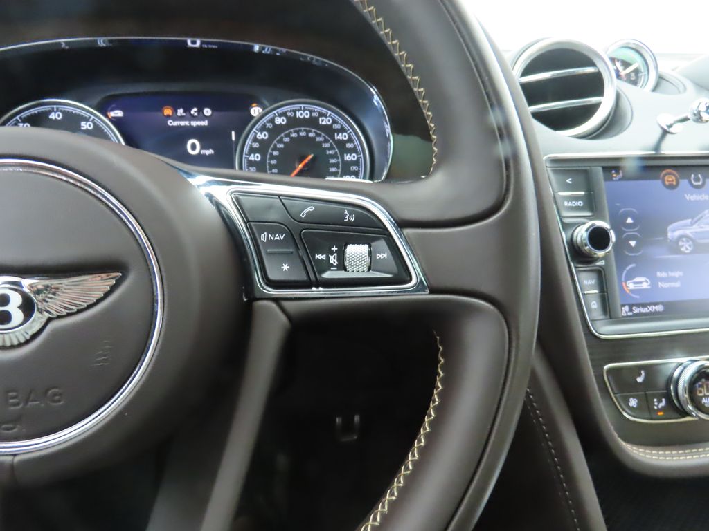 Thumbnail: 2019 Bentley Bentayga - 12