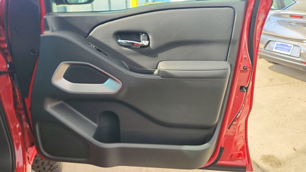 2024 Nissan Frontier