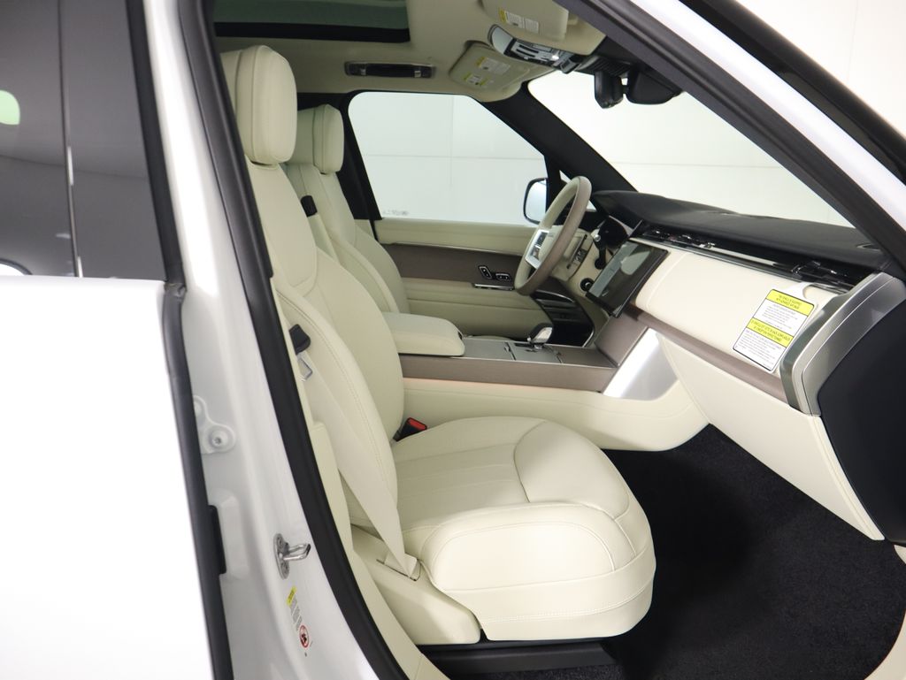 Thumbnail: 2025 Land Rover Range Rover - 20