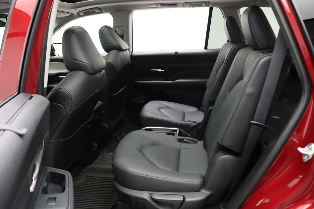 2024 Toyota Grand Highlander Limited 19