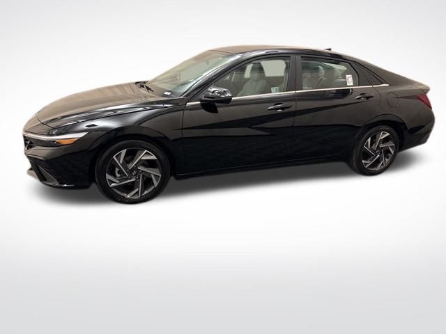 New 2025 Hyundai Elantra For Sale in Bedford, OH