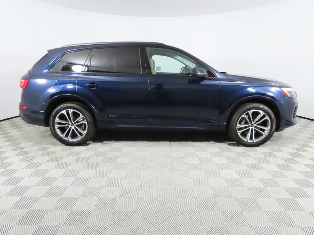 Thumbnail: 2026 Audi Q7 - 6