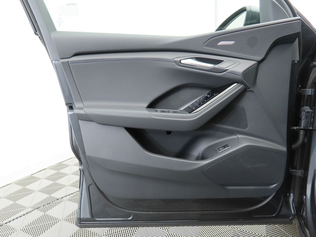 2025 Audi Q6 e-tron Premium 25