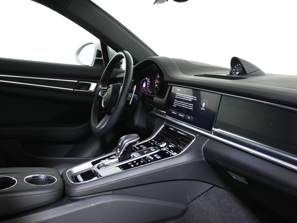 Thumbnail: 2023 Porsche Panamera - 9