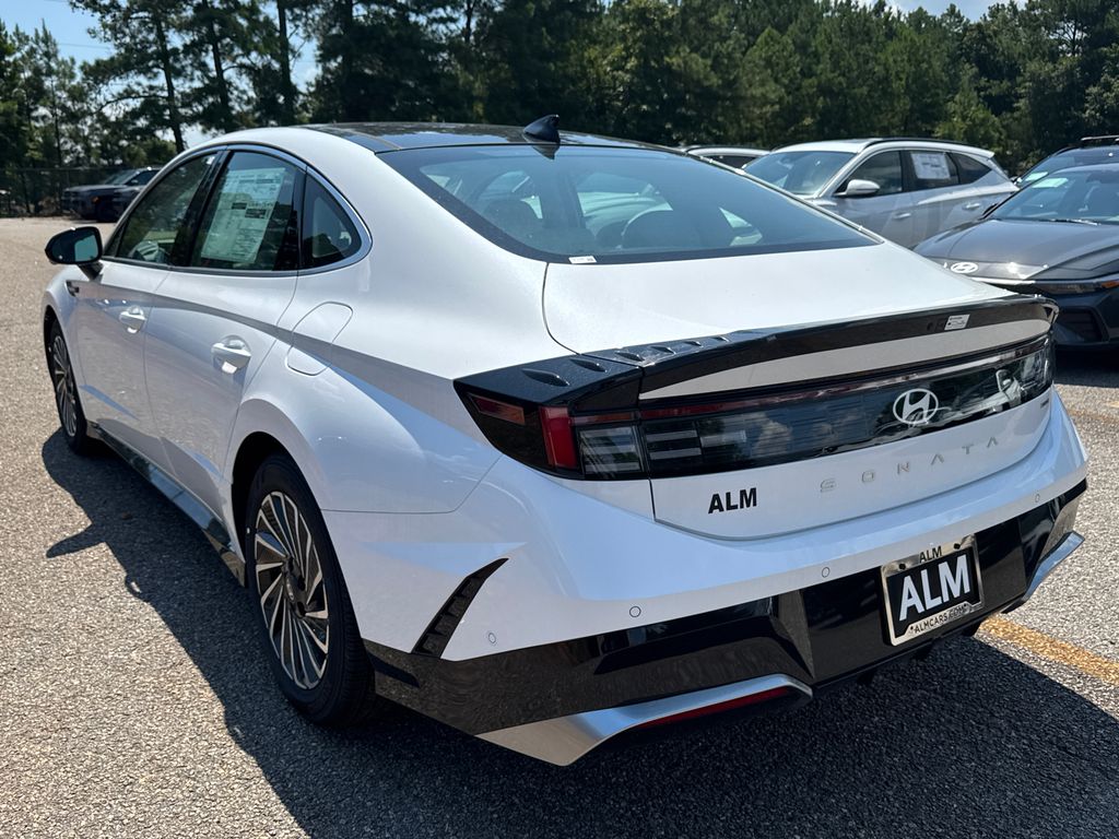 2025 Hyundai Sonata Hybrid Limited photo 3