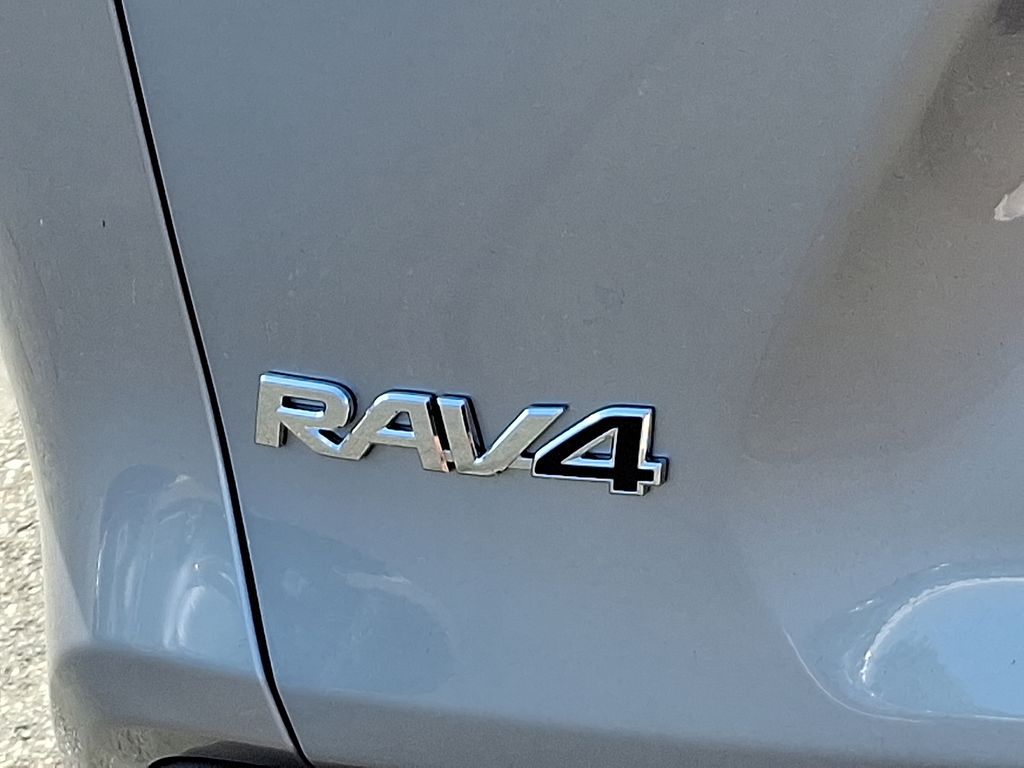 Thumbnail: 2025 Toyota RAV4 - 32