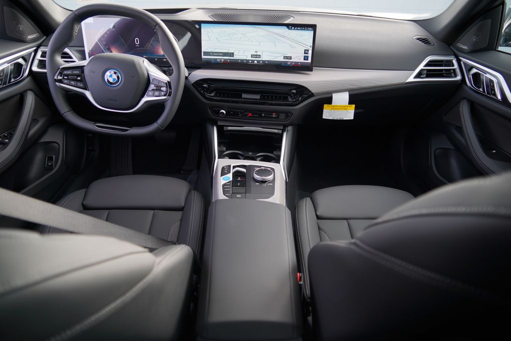 Thumbnail: 2026 BMW i4 - 13