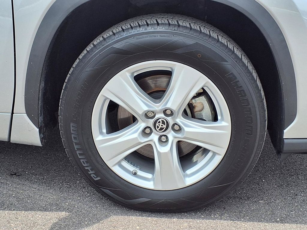Used 2023 Toyota Highlander Hybrid SUV