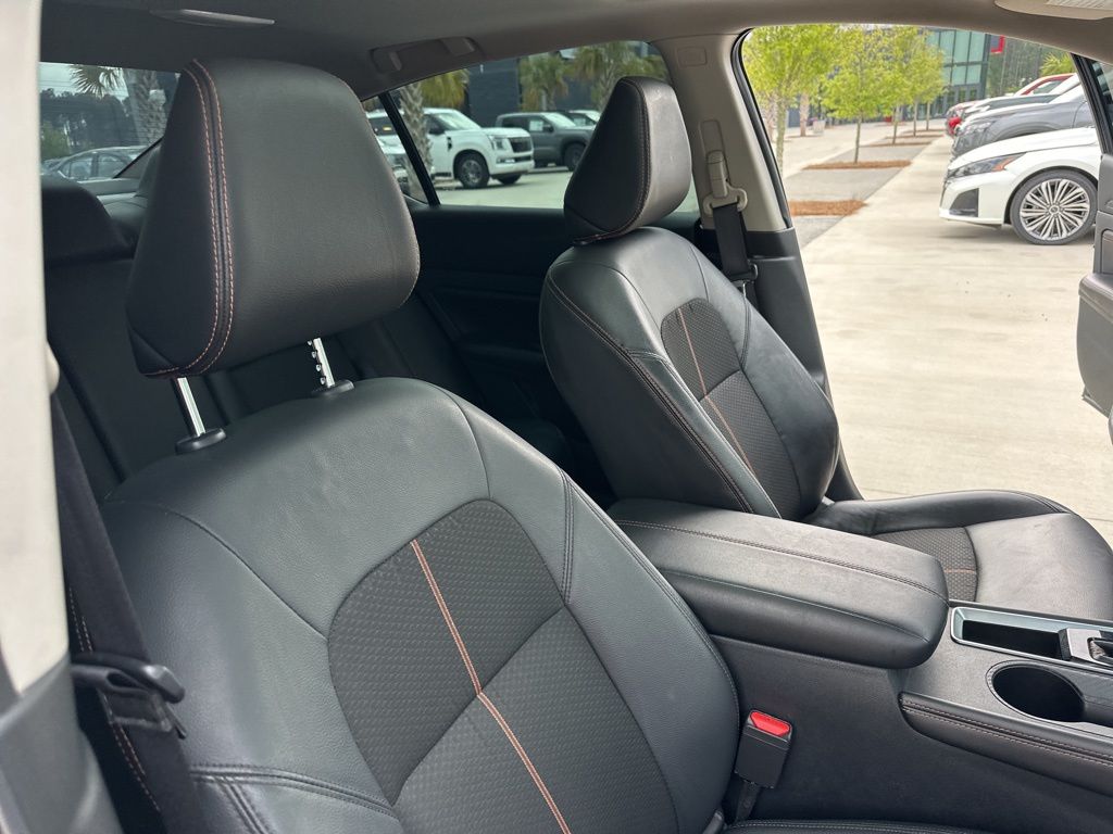 2022 Super Black Clearcoat Nissan Altima 2.5 SR FWD Sedan