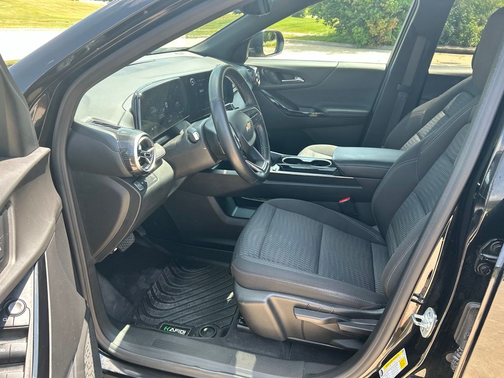 Used 2025 Chevrolet Equinox SUV