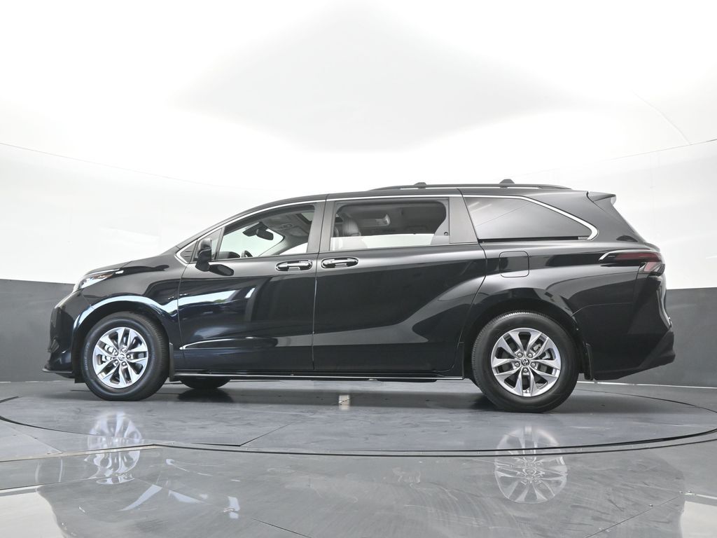 Used 2025 Midnight Black Metallic Toyota XLE image 61