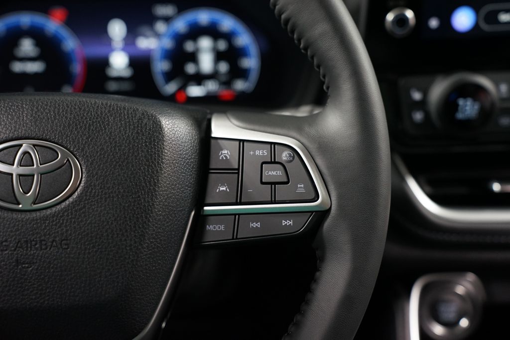 Thumbnail: 2026 Toyota Grand Highlander - 13