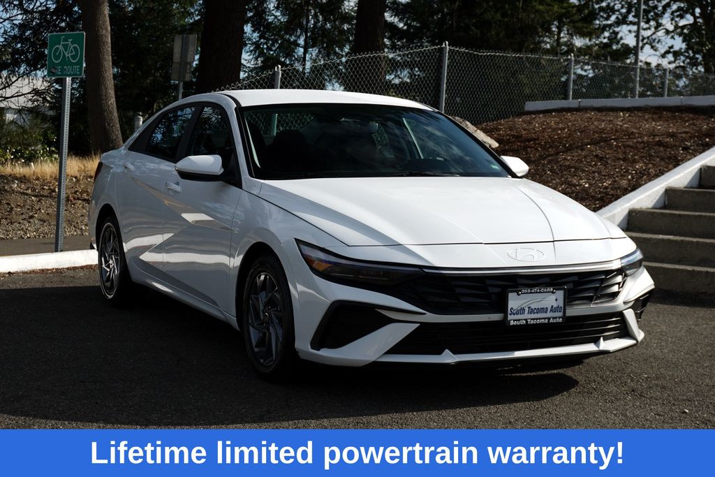 2024 Hyundai Elantra SEL FWD