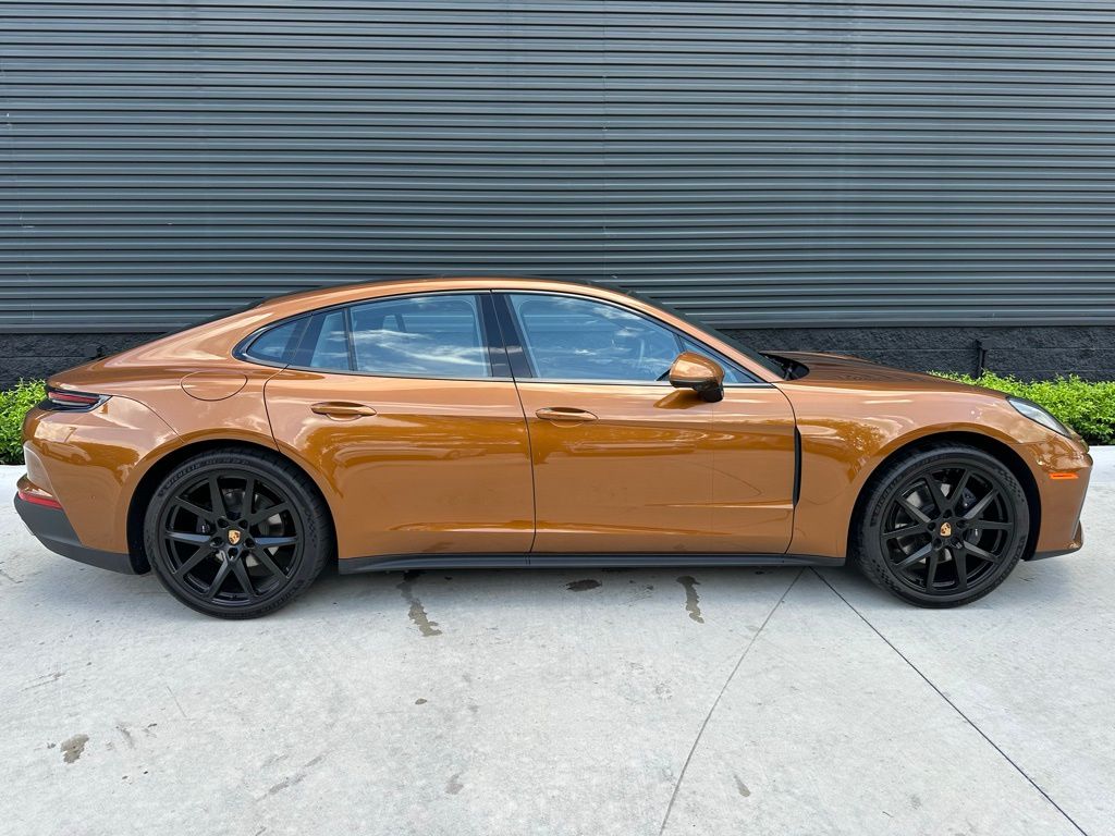2025 Porsche Panamera  8