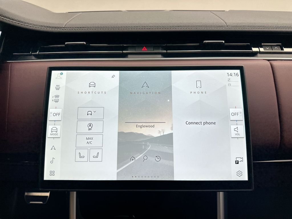 2025 Land Rover Range Rover SE 12