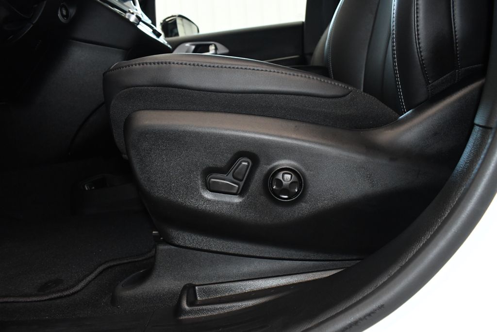 Used 2026 White Chrysler Select image 20