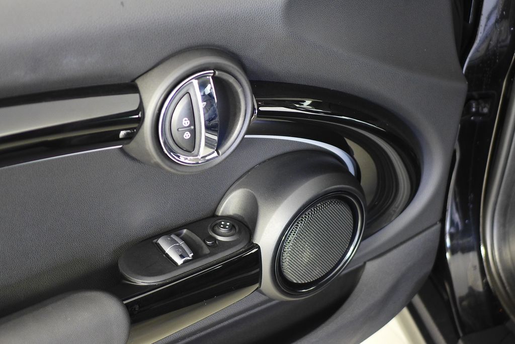 Thumbnail: 2023 MINI Cooper - 12