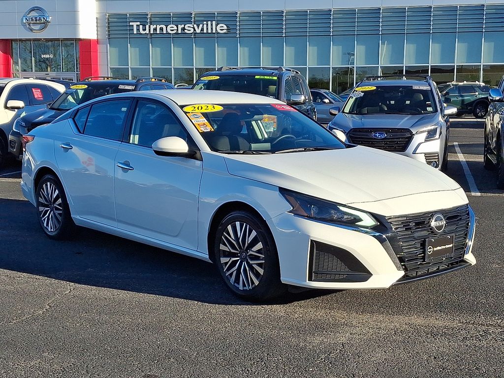 Thumbnail: 2023 Nissan Altima - 3