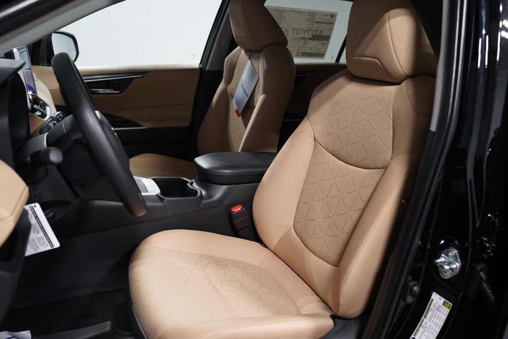 Thumbnail: 2025 Toyota RAV4 - 27