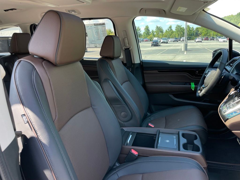 Thumbnail: 2027 Honda Odyssey - 32
