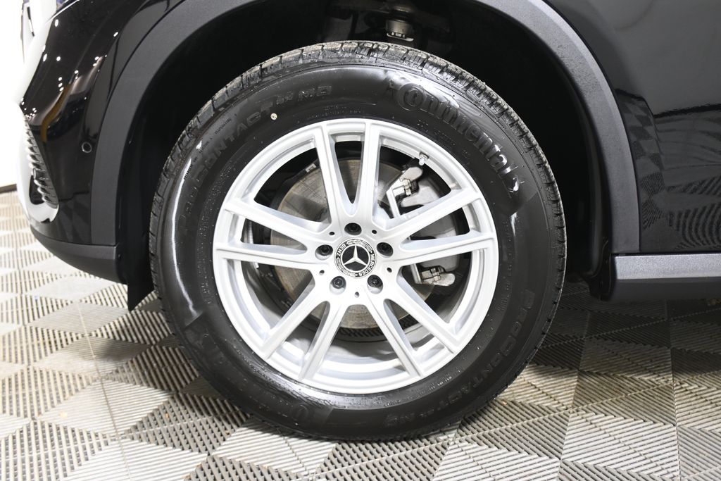 Thumbnail: 2026 Mercedes-Benz GLC - 12