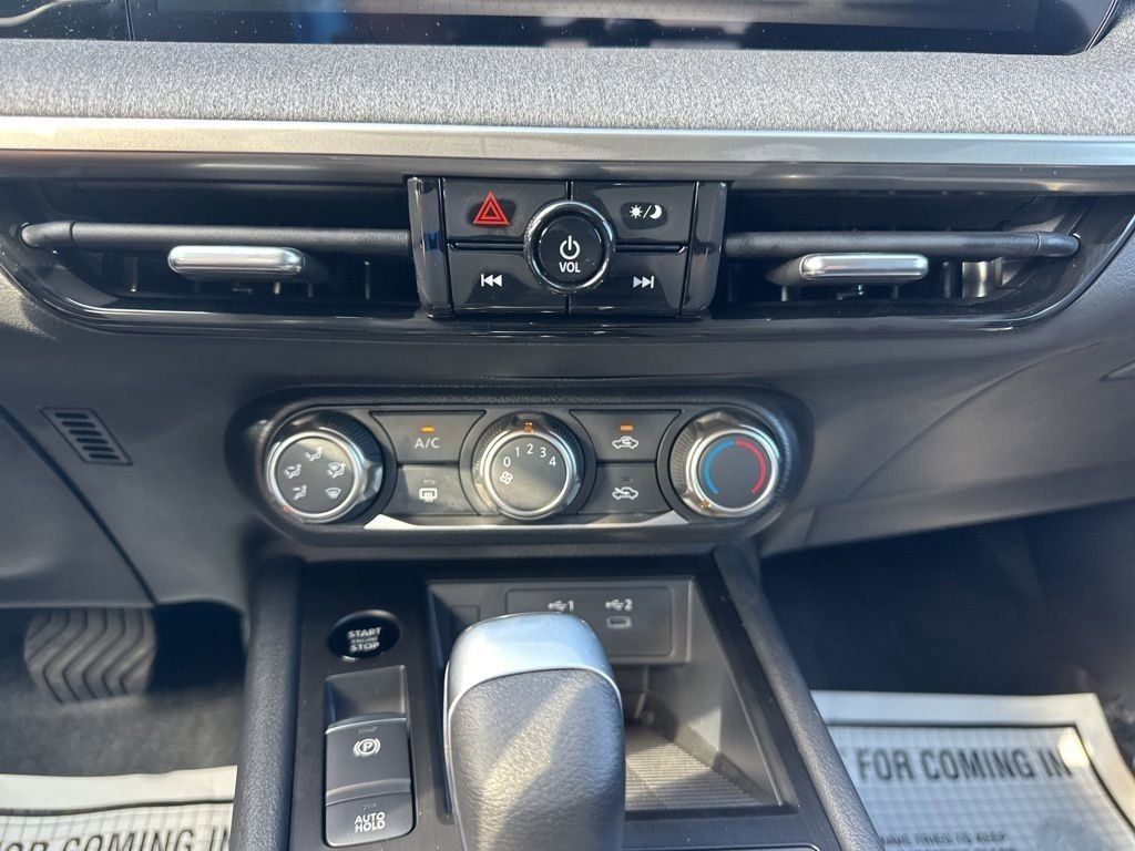 2025 Gun Metallic Nissan Kicks SV FWD SUV